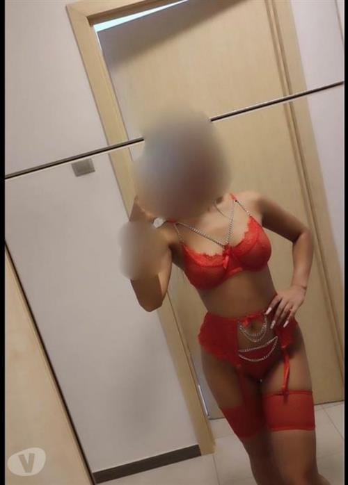 Full service gfe Italian escort Hoi Yi Cannes