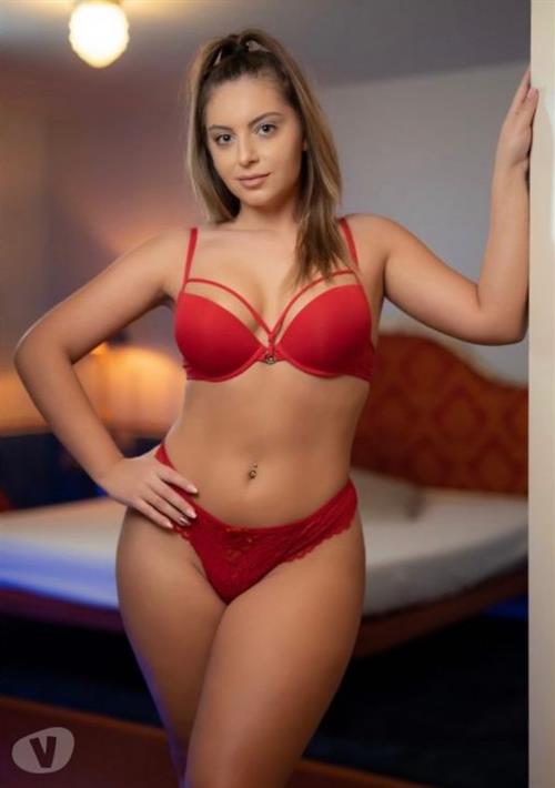 Youthful energetic escort Shoni Zürich